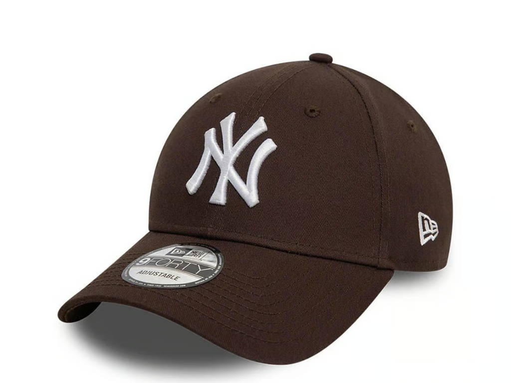New York Yankees MLB League Essential 9FORTY Strapback Brown